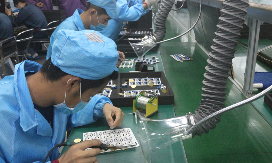 后焊、焊接加工(镜头1)